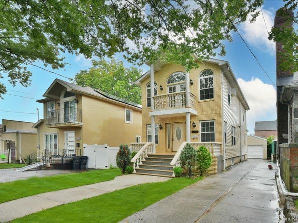 8135 166th Street, Hillcrest (Queens) NY 11432