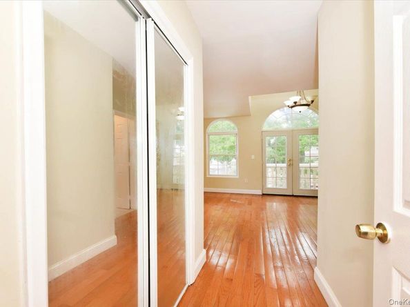 8135 166th Street, Hillcrest (Queens) NY 11432