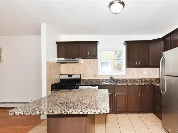 8135 166th Street, Hillcrest (Queens) NY 11432