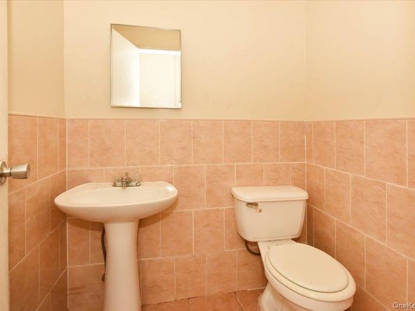 8135 166th Street, Hillcrest (Queens) NY 11432