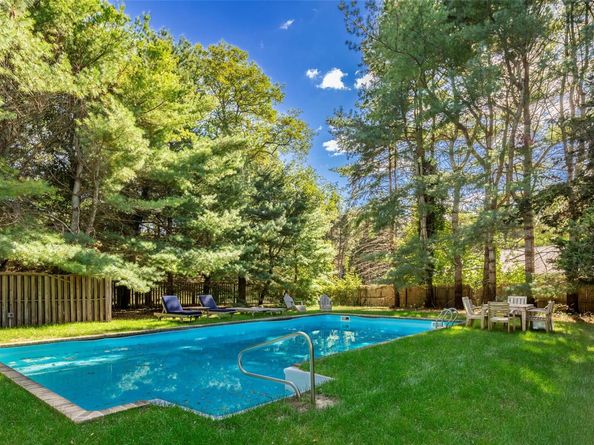 41 Squaw Road, Springs NY 11937