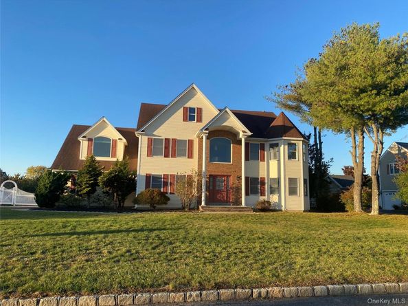 1 Pal Court, Shoreham NY 11786