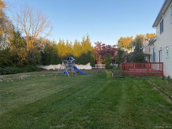 1 Pal Court, Shoreham NY 11786