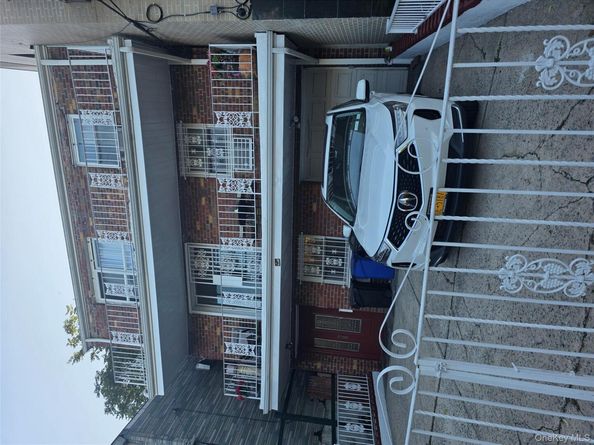 4912 111 St, Corona NY 11368