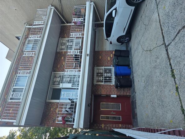 4912 111 St, Corona NY 11368