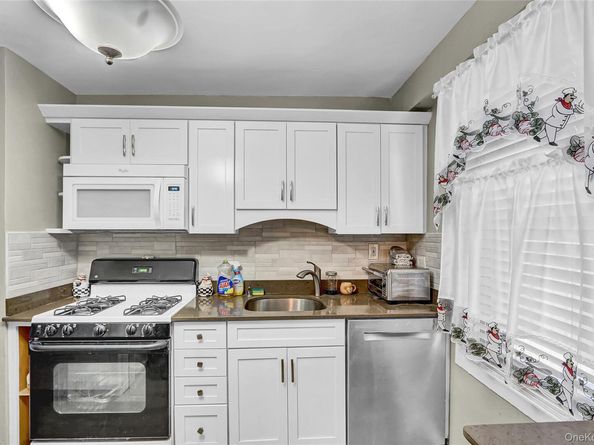 123-40 83 Avenue 6D, Kew Gardens NY 11415