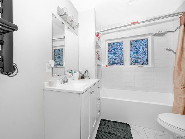 28 Riverside Avenue, Amityville NY 11701