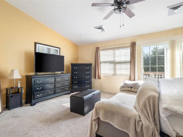 121 Willow Lane, Valley Stream NY 11580