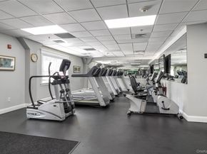 121 Willow Lane, Valley Stream NY 11580