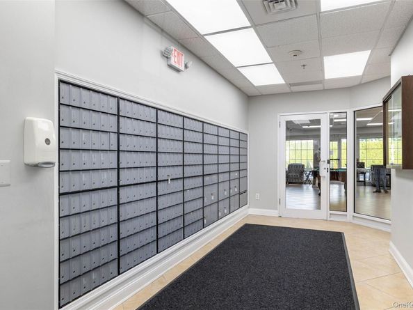 121 Willow Lane, Valley Stream NY 11580