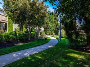 121 Willow Lane, Valley Stream NY 11580