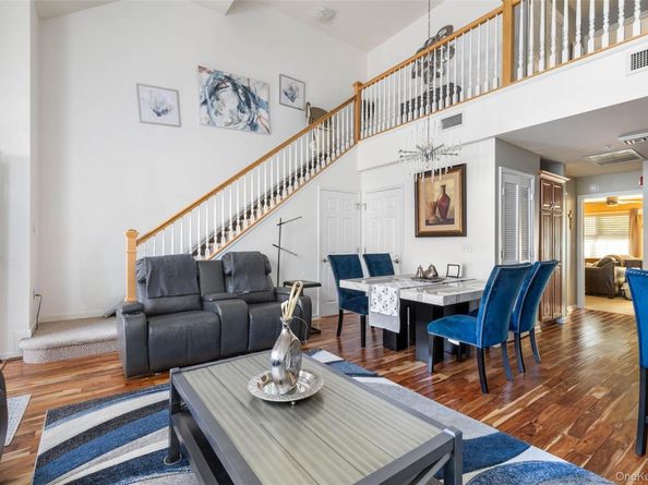 121 Willow Lane, Valley Stream NY 11580