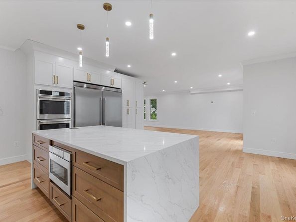 1028 E Broadway, Woodmere NY 11598