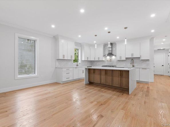 1028 E Broadway, Woodmere NY 11598