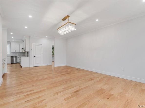 1028 E Broadway, Woodmere NY 11598