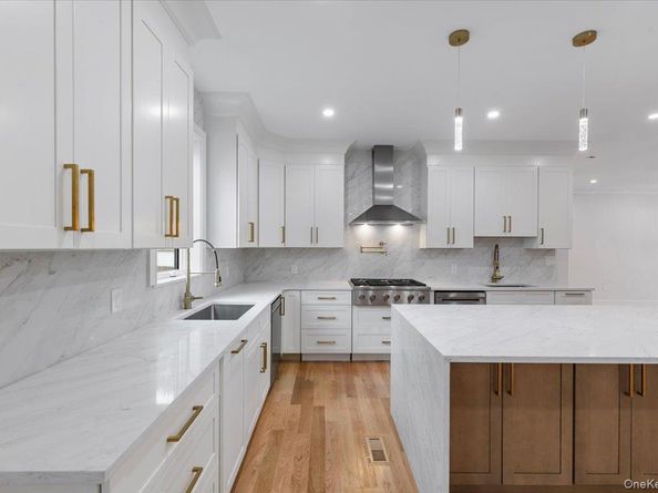 1028 E Broadway, Woodmere NY 11598