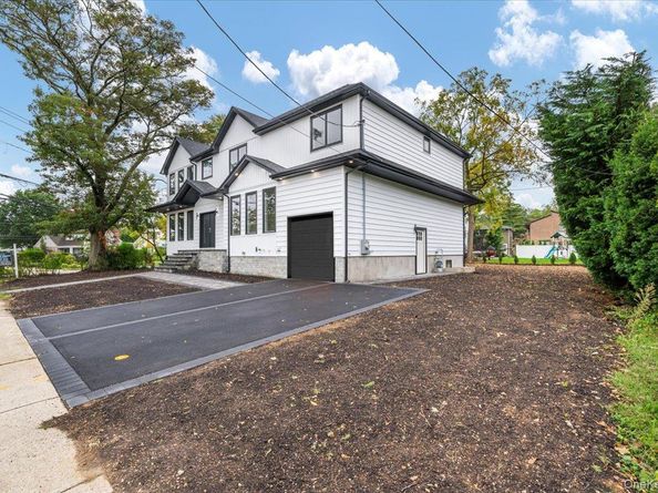 1028 E Broadway, Woodmere NY 11598