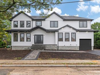 1028 E Broadway