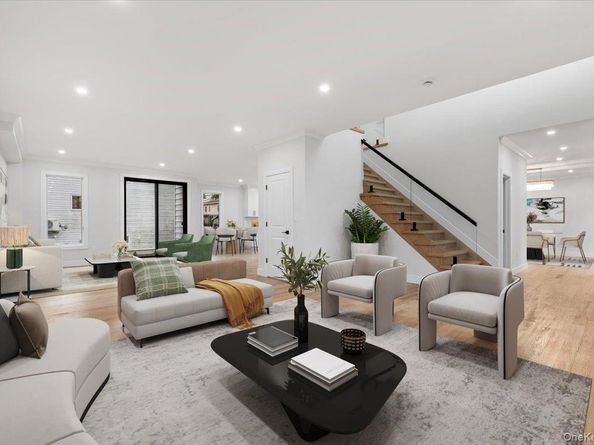 1028 E Broadway, Woodmere NY 11598