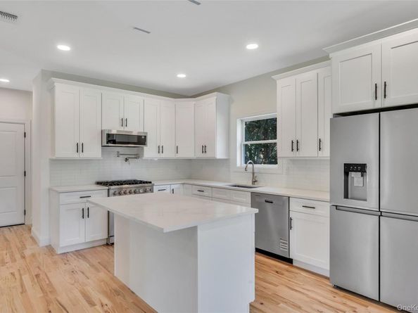 817 Pondview Road, Riverhead NY 11901