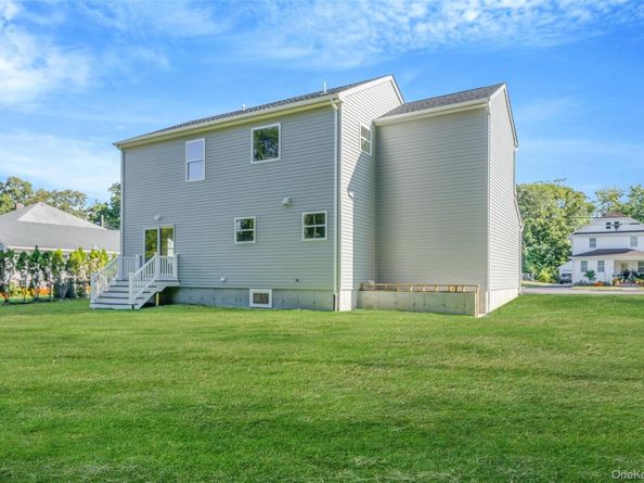 817 Pondview Road, Riverhead NY 11901