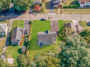 817 Pondview Road, Riverhead NY 11901