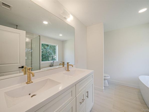 817 Pondview Road, Riverhead NY 11901
