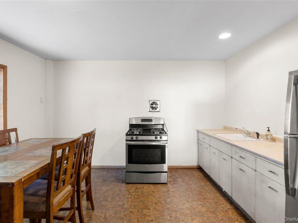 26 Queen Road, Rocky Point NY 11778