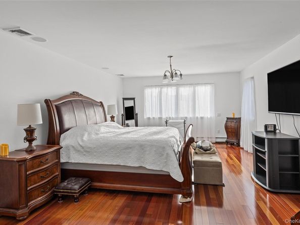 170 McKinley Avenue, Franklin Square NY 11010