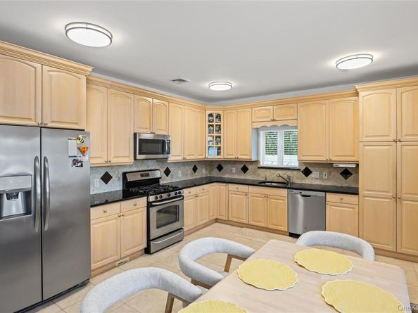 170 McKinley Avenue, Franklin Square NY 11010