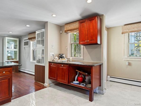 118 Grant Avenue, Albertson NY 11507