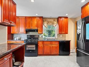 118 Grant Avenue, Albertson NY 11507