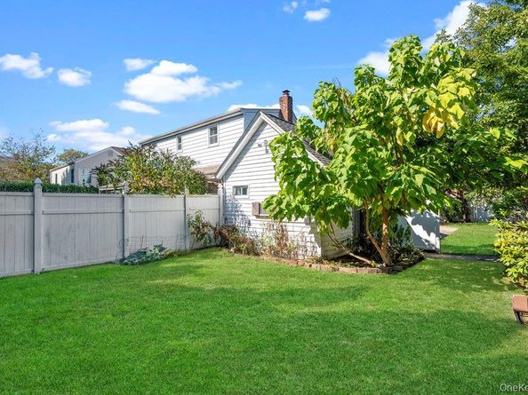 118 Grant Avenue, Albertson NY 11507