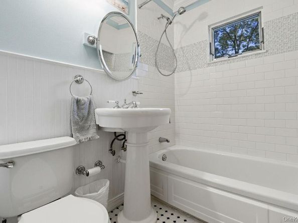 5 Liberty Street, Hampton Bays NY 11946