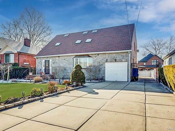 2-44 149th Street, Whitestone NY 11357