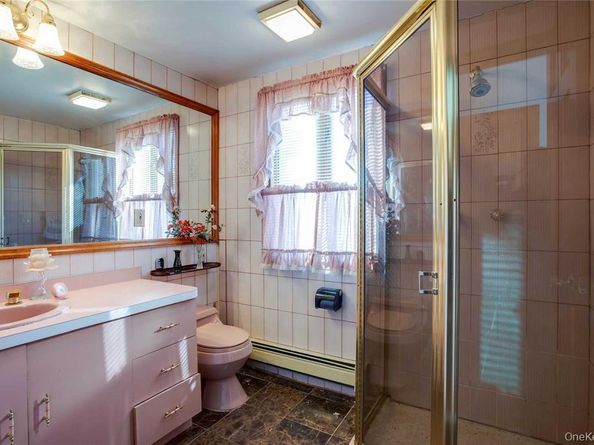 2-44 149th Street, Whitestone NY 11357
