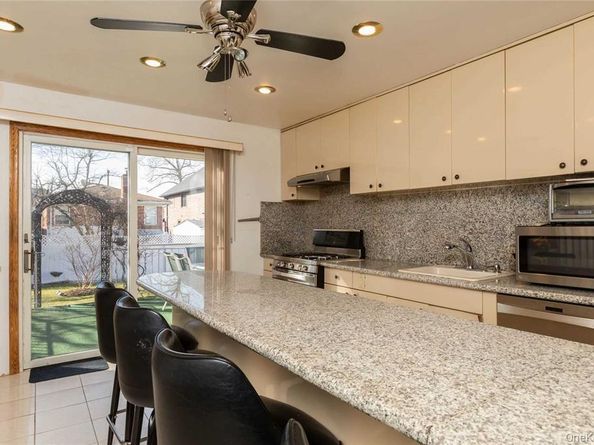 2-44 149th Street, Whitestone NY 11357