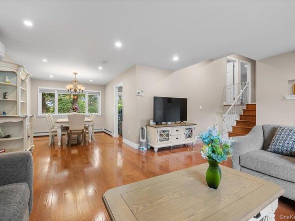 21 Mellow Lane, Jericho NY 11753