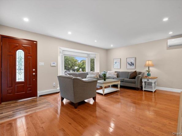 21 Mellow Lane, Jericho NY 11753