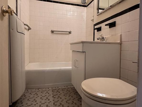 123-40 83rd Avenue 2C, Kew Gardens NY 11415