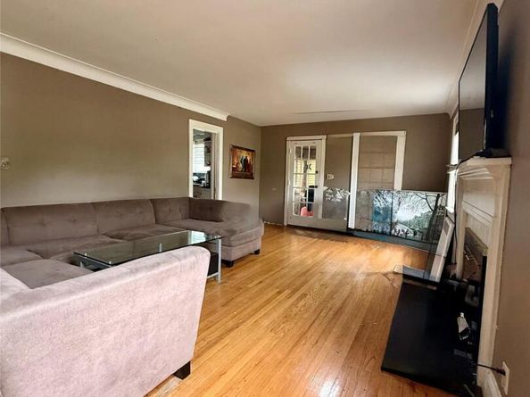139 New York Avenue, Freeport NY 11520