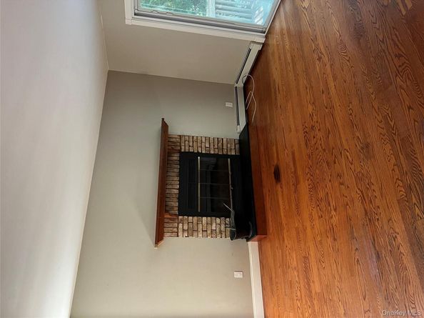 10 Jonah Road, Miller Place NY 11764