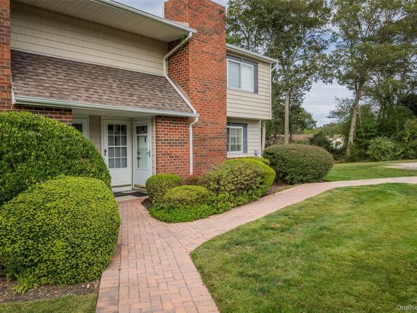 197 Lake Point Circle 197, Middle Island NY 11953