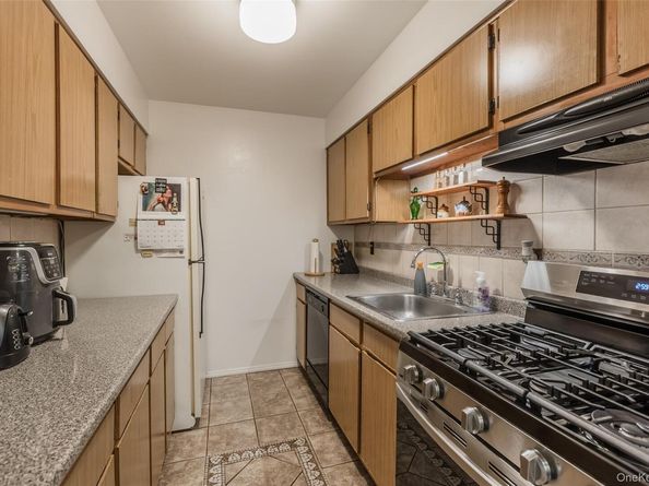 197 Lake Point Circle 197, Middle Island NY 11953
