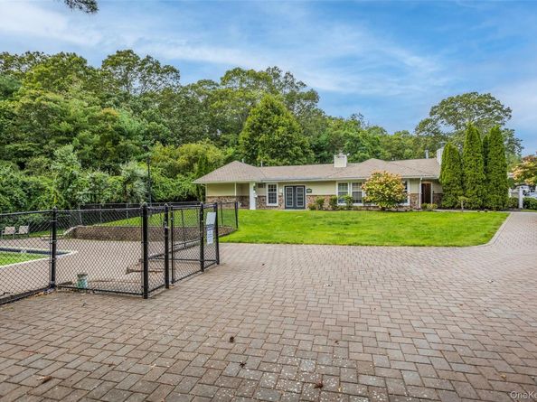 197 Lake Point Circle 197, Middle Island NY 11953