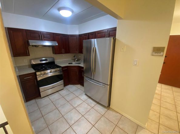 68-05 242 Street 31A, Little Neck NY 11362