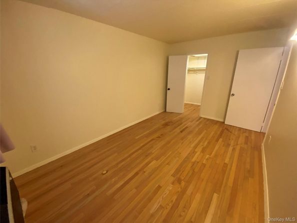 68-05 242 Street 31A, Little Neck NY 11362