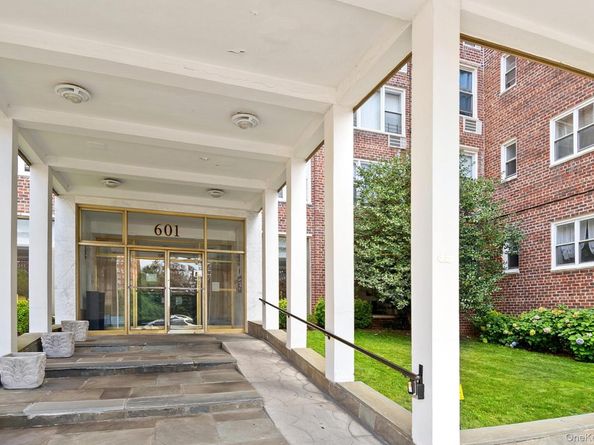 601 Kappock Street LA, Bronx NY 10463