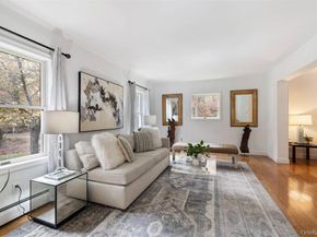 4 Wooded Lane, Hampton Bays NY 11946