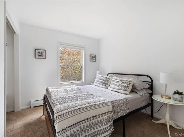 4 Wooded Lane, Hampton Bays NY 11946